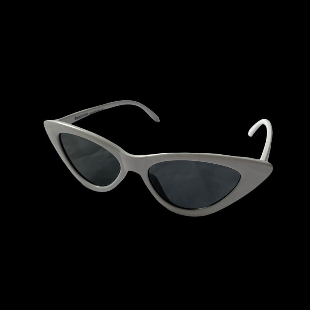 Cat eye sunglasses